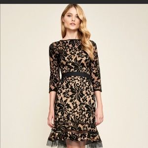 Tadashi Shoji 12 boatneck black embroidered NWT